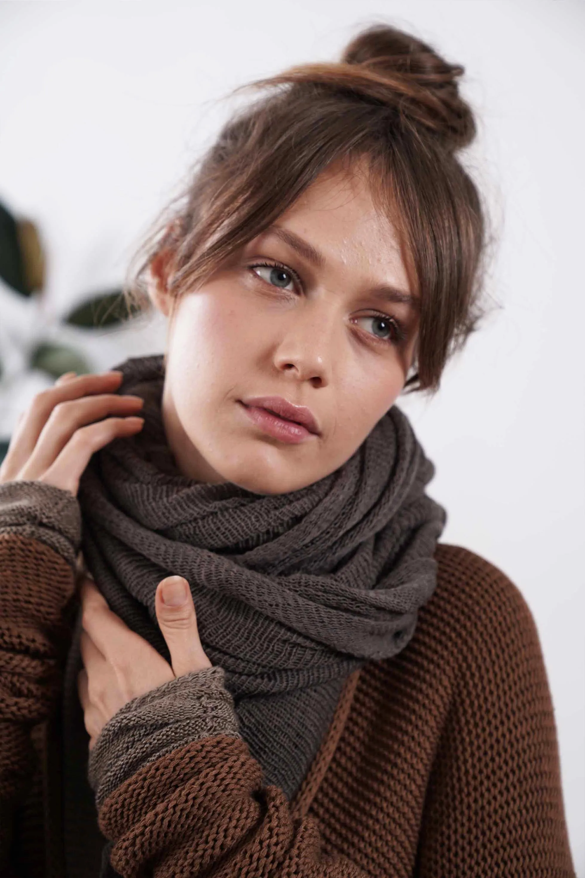 Big Soy Air Scarf - Dark Taupe / Sand