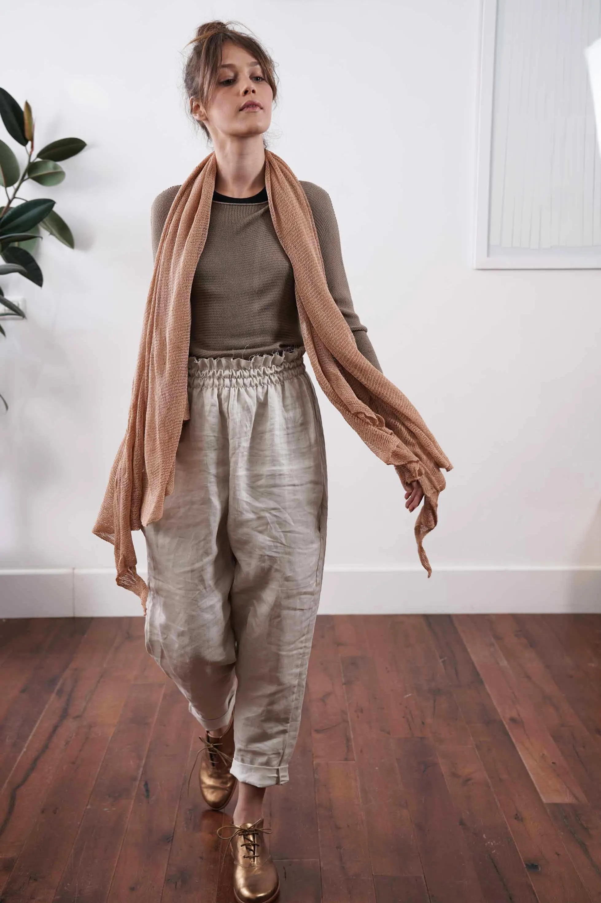 Big Soy Air Scarf - Dark Taupe / Sand