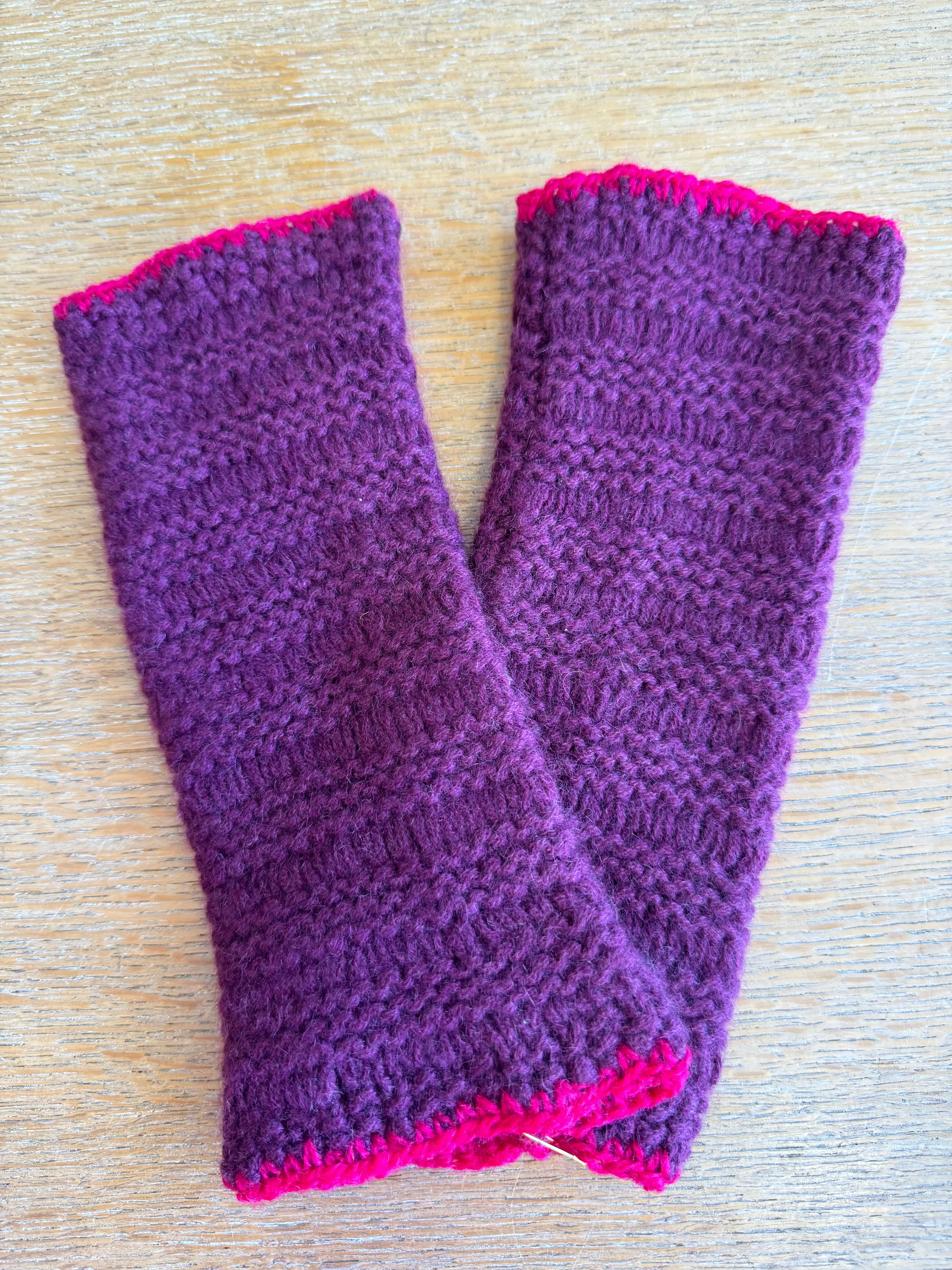 English Weather Raspberry/Berry Cashmere Wrist Warmers