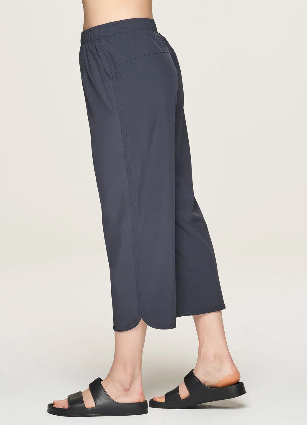 Gabby Weekend Wide Leg Capri