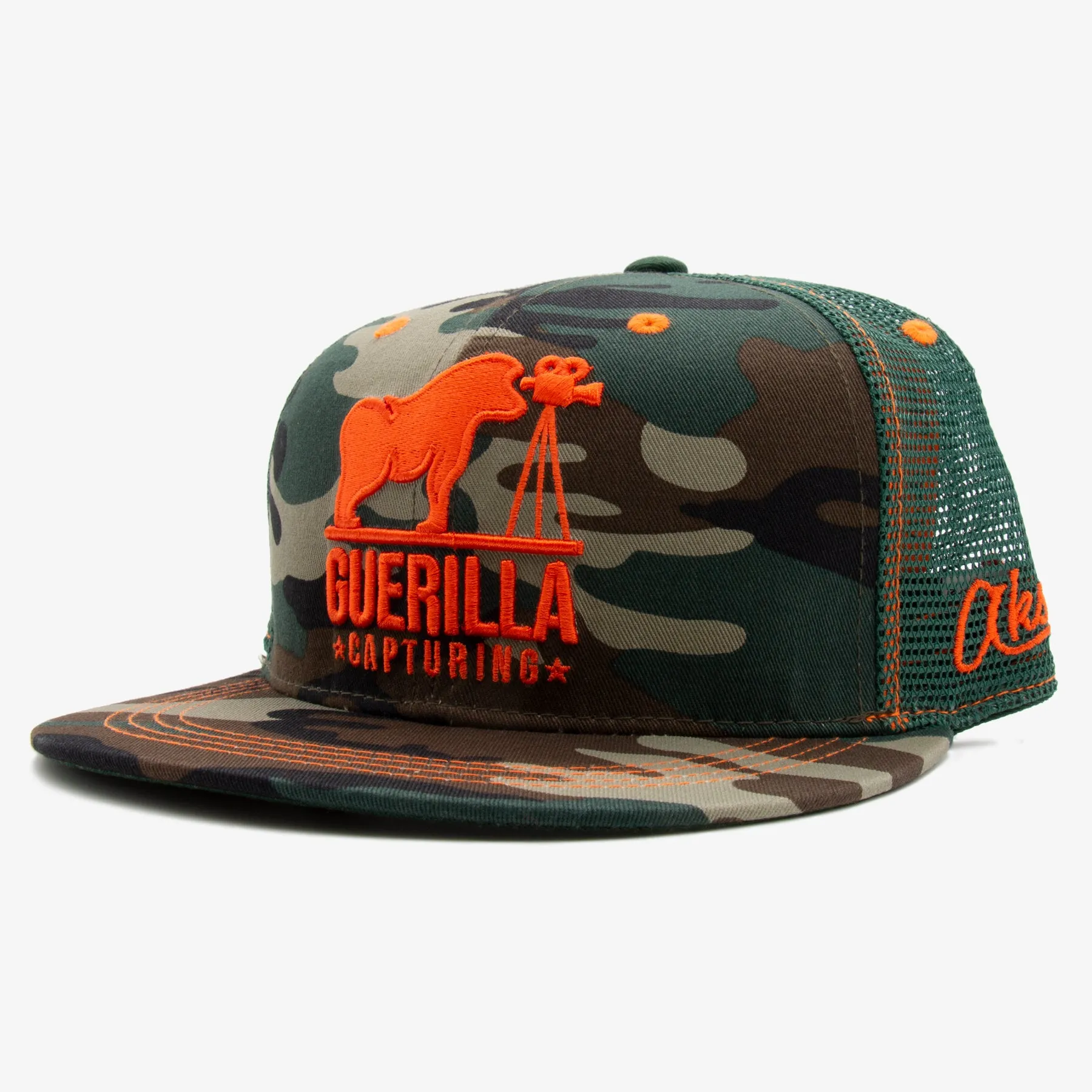 Guerilla Capturing X Aksels Camo Trucker