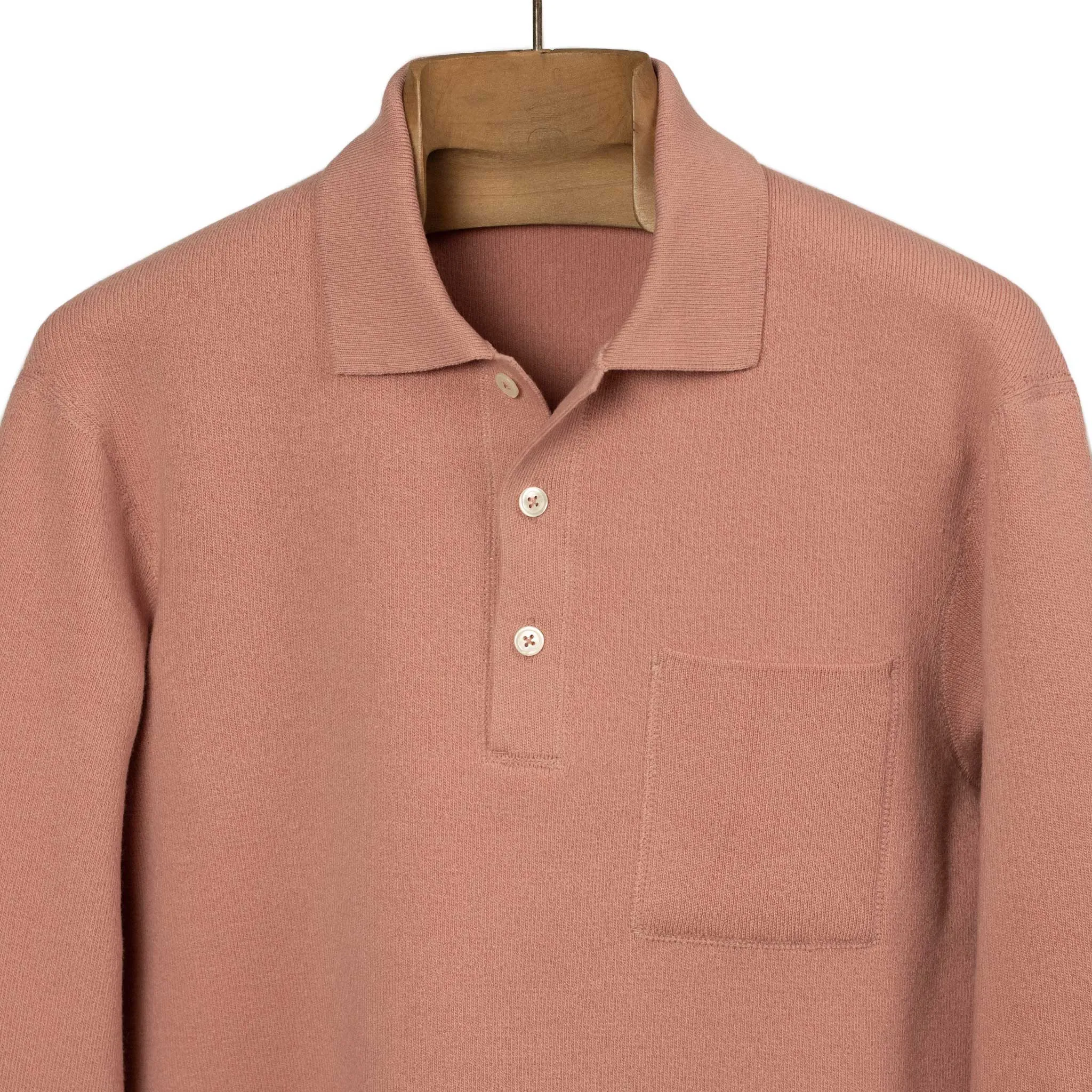 Molded polo sweater in pink wool mix