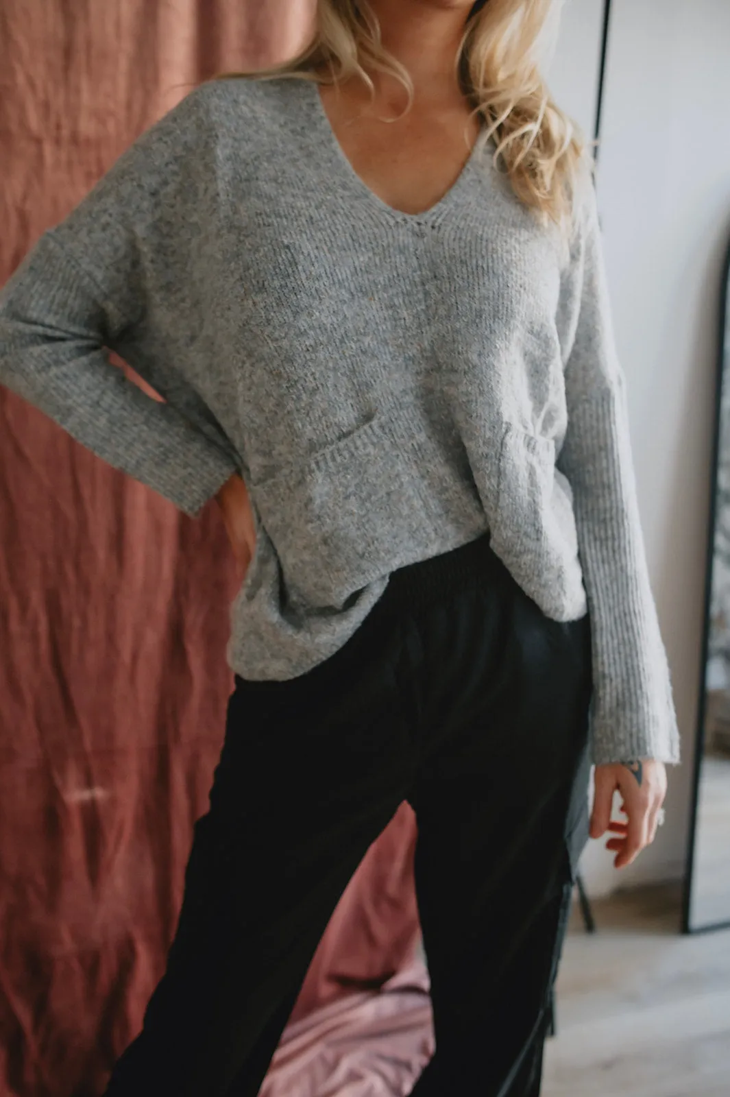 The Robin Pocket Sweater - Grey